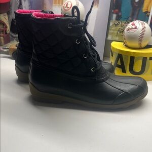 Sperry . Kids . Girls size 6 . Duck Boots . Black with Pink Lining . Like New .